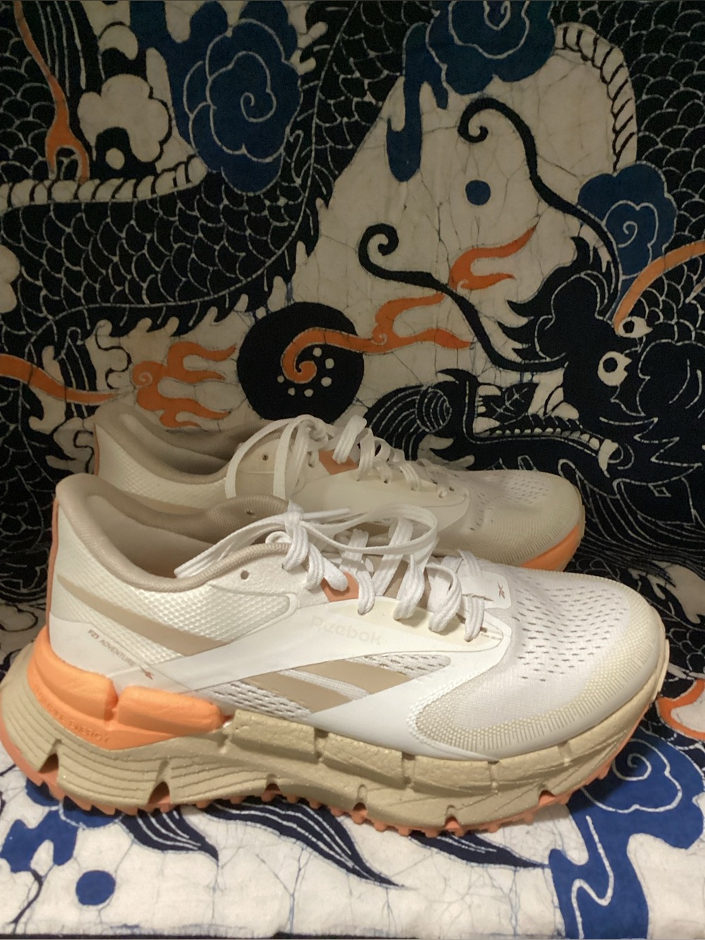 Like new- New Reebok women’s float zig adventure one sneaker in chalk/beige 6.5 - Picture 5 of 11